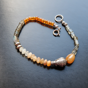Carnelian, labradorite and moonstone bracelet with silver clasp